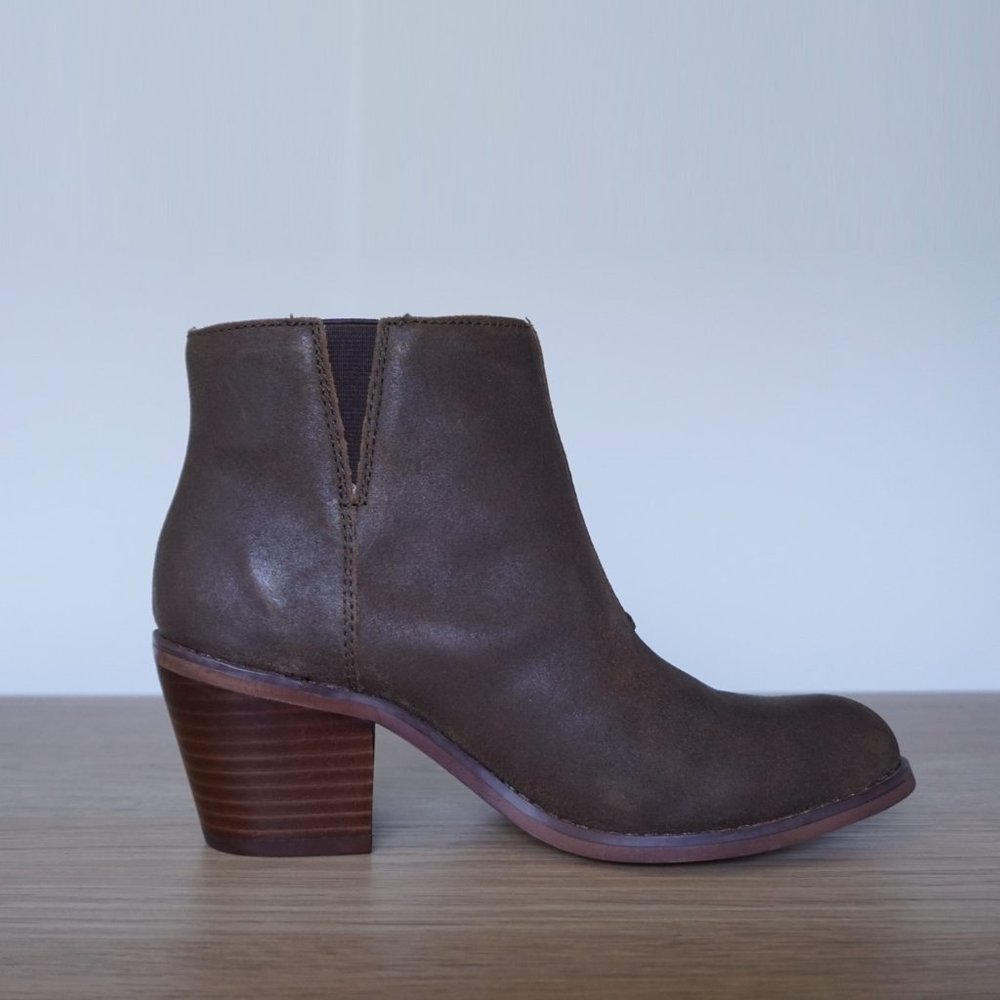 Sole Society Ines Boots, Women's, Taupe Oily Wax Leather, Size 5 M